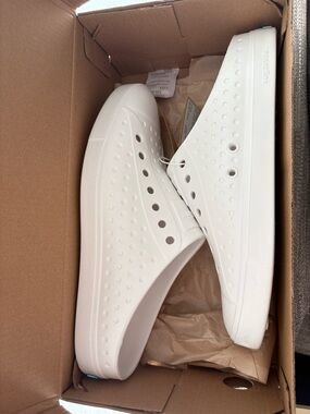 Native Shoes Jefferson Slip-On in White woman size 8 BNWT